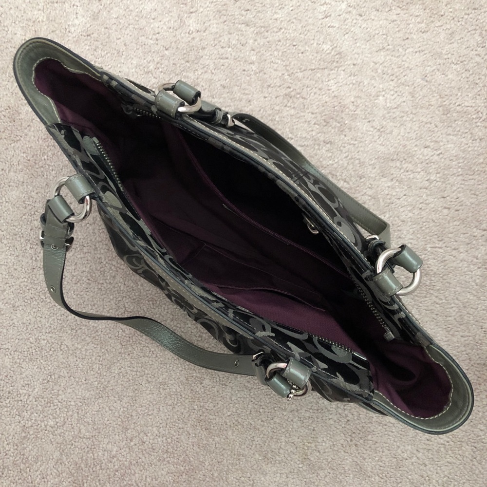 Coach Optic Signature Handbag - Picture 4 of 9
